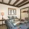 Pineland Chalet in Tahoe City - Classic Cabin Wood Fireplace Dog Friendly