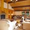 Valley View at Palisades -4 BR w Mountain Views, Pet-Friendly, and Close to Village
