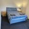 Luton Home near Airport Private & Shared Bathroom Option - Luton