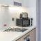 Dive into Luxury at LIV Residence - Suiteable - Dubaj