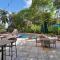 Treetop Retreat! Cozy 2 Bedroom In Heart Of Grove - Miami