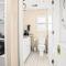 New! Charming Upper Unit in the Heart of Roseville - 罗斯维尔