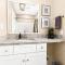 New! Charming Upper Unit in the Heart of Roseville