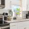 New! Charming Upper Unit in the Heart of Roseville - 罗斯维尔