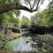 Cascade au fond du jardin - La Bazoche-Gouet