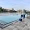 Luxurious 2b 2b with an Amazing View - Daily resort fee and parking not included -