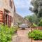 Umbrian country house with pool