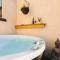 Ellerthwaite Place X3 Bed House with Hot Tub in Central Windermere