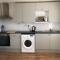 Fantastic large 1 bed Loft Flat close to Heathrow - 77VFR5