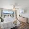 Lake Front Condo with a Balcony! - 欧塞奇比奇