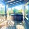 Modern lake side nest• HOTUB Fenced YARD king beds - Sevierville