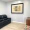 Guesthouse near Disney, Walmart with private parking