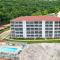 Views and Pool Access Luxurious Lake Ozark Condo - بحيرة أوزارك