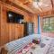 New! Cabin Fever - Hot Tub, Game Room, 3 King Beds - Dahlonega