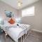 BoHo Chic Suite - Long Stays - Fireplace - Garage