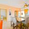 Oceanview Living Space & Balcony with FiberOptic WiFi! - 拉巴斯