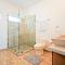 Oceanview Living Space & Balcony with FiberOptic WiFi! - 拉巴斯