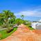 Oceanview Living Space & Balcony with FiberOptic WiFi! - 拉巴斯