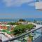 Oceanview Living Space & Balcony with FiberOptic WiFi! - 拉巴斯