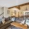 Glazebrook J5 3 Bedroom Townhome with Sauna & Fireplace