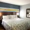 HomeTowne Studios by Red Roof Amarillo West