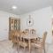 Charming home 12min to the Beach