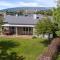 Meadowstone Executive Villa Close to Lake Wanaka - 瓦纳卡