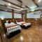 Hotel Riverside with Swimming pool - Sauraha