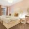 NEW! Luxurious Cottage in Durham by Stay With Us, Ideal for Large Groups & Families, Hot Tub, Sleeps 10!