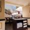 On The Beach Penthouse with Sea View - 3 bedrooms - Roof Balcony - Spa, Sauna, Gym and Pool - Sleeps 6 - Brighton & Hove