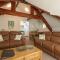 Stonyhurst Spacious apartment, great location.