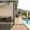 Casa Mia, a Dream Spot With Heated Pool - Arco da Calheta