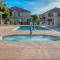 Mesquite 2BR Townhome with Pool & Gym Access - Mesquite