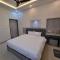 Green Villa - Peaceful Location, Luxury Rooms - 200 Meters from Bus Stand & 500 Meters from Udaipur City Railway Station