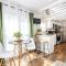 6 A Little Wanderlust Lux Tiny House, Firepit, Boat Parking, 5 Mins to Lake, Downtown - 甘特斯维尔