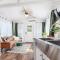 6 A Little Wanderlust Lux Tiny House, Firepit, Boat Parking, 5 Mins to Lake, Downtown - 甘特斯维尔
