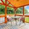 8 All Decked Out, Luxury Tiny House, Boat Parking Mins to Lake Guntersville, Downtown