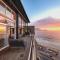 Serviced Beach Penthouse, 100k Gemstone display, All Ensuite - Kapsztad