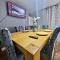 4 bedroom Hse close to Riverside