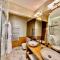 King Suite with Spa Bath