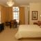 Status Hotel