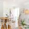 Fleur de Chalet - Pet Friendly - 10 Mins Walk to Beach