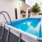 Austin JT Homestay by RR JBcity
