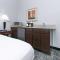 La Quinta by Wyndham Tulsa Airport / Expo Square