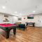 Peaceful Mountain View- Hot Tub- Pool Table- Fire Pit-Fenced Yard-Pet friendly- Pool & Pond - 赛维尔维尔