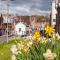 Little Apple Cottage- Free Parking, Hot tub, Fire, Town Centre