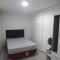 Apartamentos Ed London, na Av principal a poucos passos das Termas - 皮拉图巴