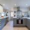 Little Apple Cottage- Free Parking, Hot tub, Fire, Town Centre