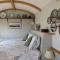 The Acorn - Luxury Shepherds Hut hot tub panoramic views - Bradpole
