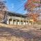 Serene Springfield Retreat on 6 Acres with Hot Tub! - Springfield